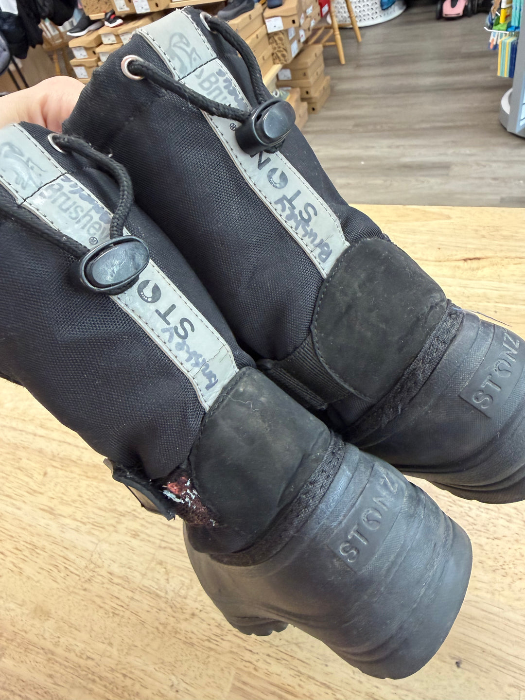 Stonz Black Velcro Boots – 1Y | Ankle Secure Excellent