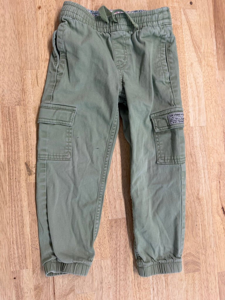 Levi's Cargo Jogger – 5 | Light Green Floral Elastic Detail - Nest and Sprout-Consignment