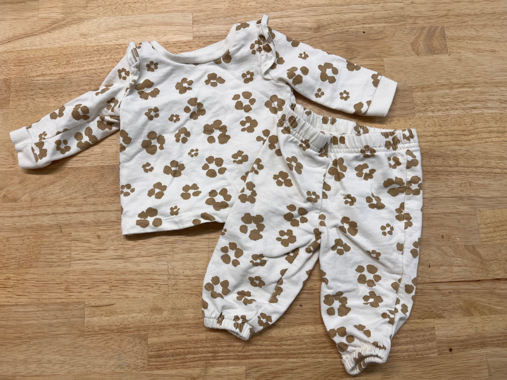 Carter’s Two-Piece Floral Set – Size 6M