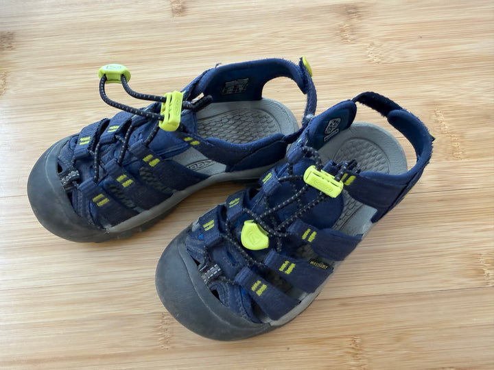 Keen Closed-Toe Sandals – 11 (EU 29) | Washable | Play