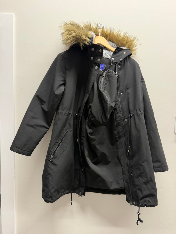 Seraphine Babywearing/Maternity Winter Jacket – 4 US (Petite) | Black | Faux Fur Hood