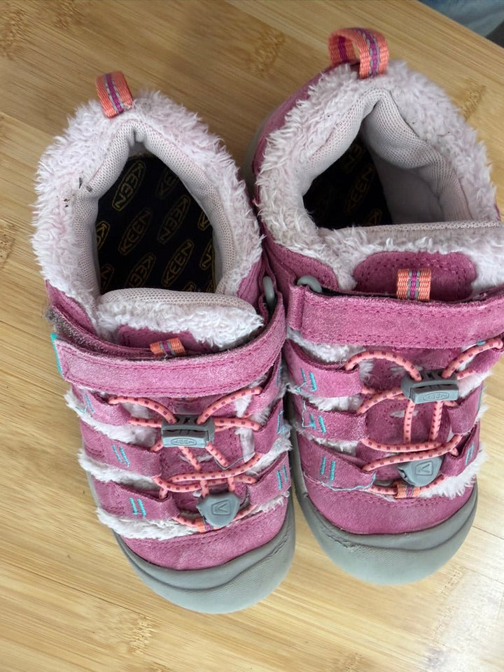 Keen Shoe – 2 | Pink Elastic Lace Faux Fur | Play - Nest and Sprout-Consignment