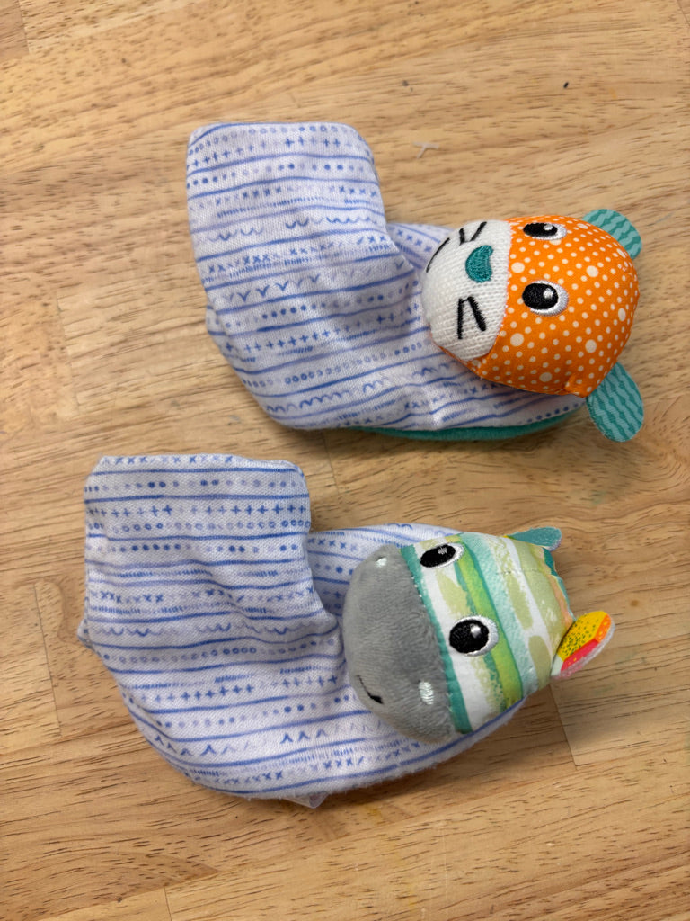 Infantino Rattle Socks – Safari Animals