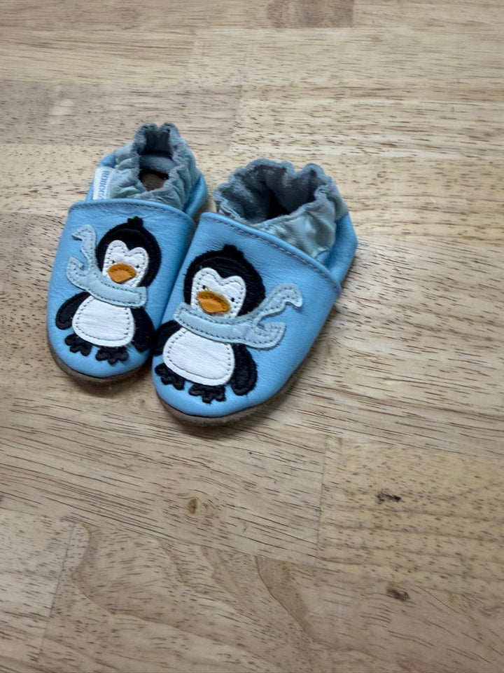 Robeez Penguin Moccasin – Blue Leather - Nest and Sprout-Consignment
