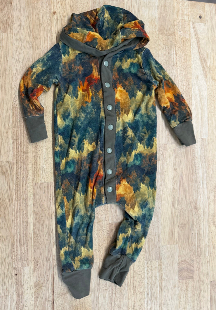 Gro by Zoe Hooded Romper – 3–12M | Orange Yellow Green Forest Print Button-Up