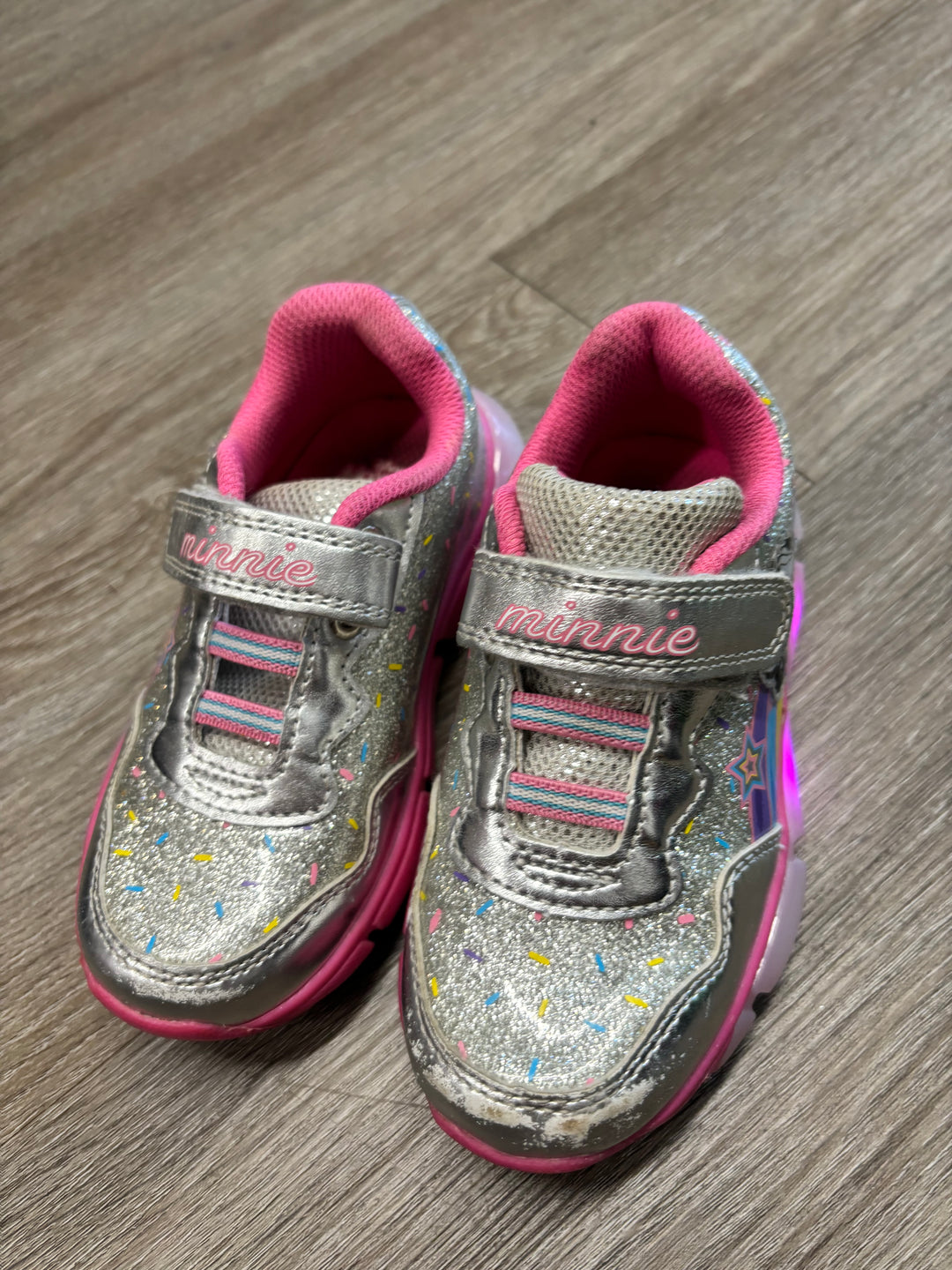 Minnie Mouse Light-Up Sneakers Silver Pink | Size 8