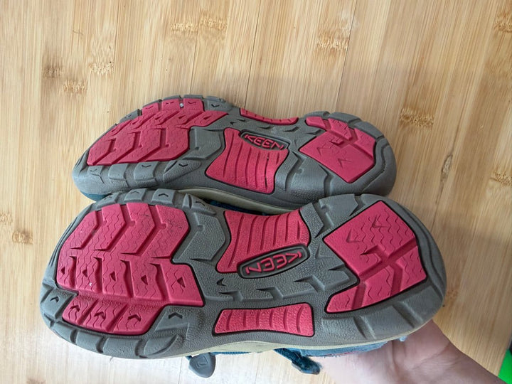 Keen Closed-Toe Sandals – 2 | Turquoise & Pink Elastic Lace - Nest and Sprout-Consignment