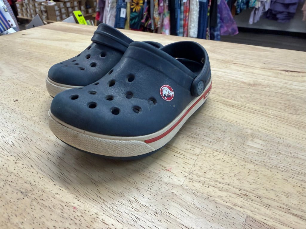 Crocs – 6/7 | Navy - Nest and Sprout - Consignment