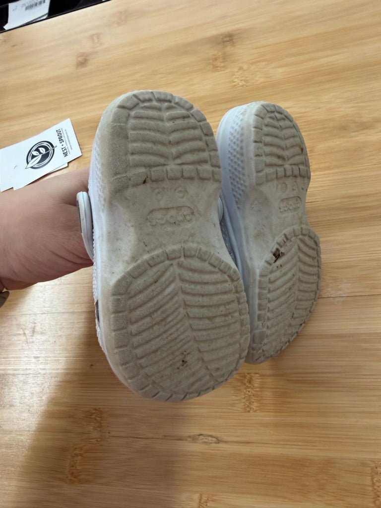 Crocs – 6 | Light Blue | Play - Nest and Sprout-Consignment