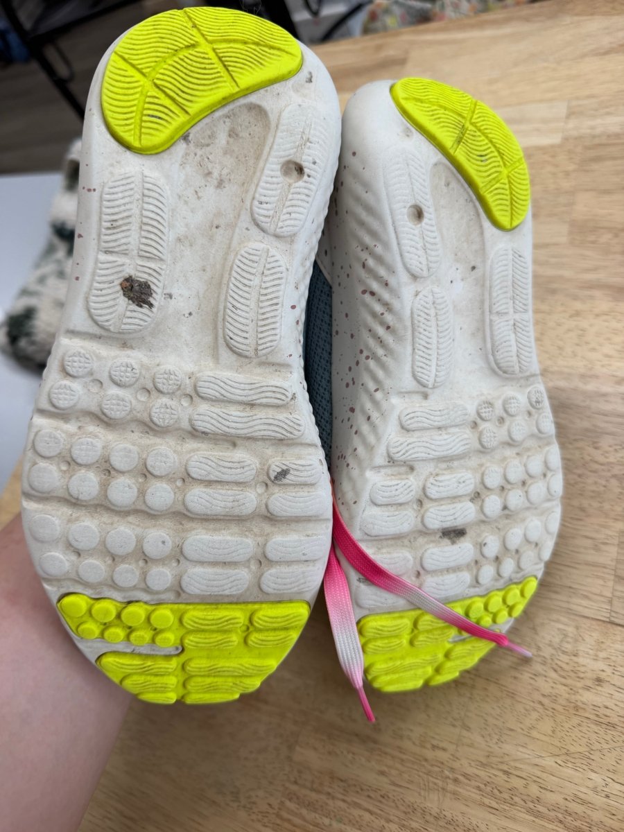 Under Armour Shoes – Youth 4.5 | Blue | Pink Inner | Rainbow Laces - Nest and Sprout-Consignment