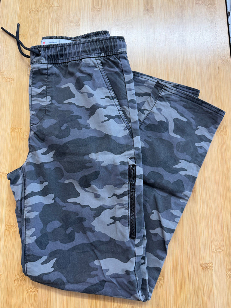 Old Navy Tech Taper Quick Dry Pants – XL (14–16) | Grey & Black Camo