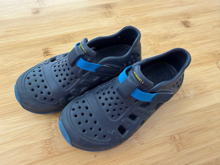 Merrell Water Shoe – 12 | Navy Closed-Toe Outdoor Sandal - Nest and Sprout-Consignment