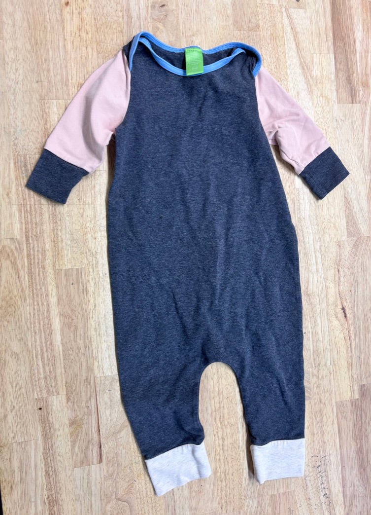 Peekaboo Beans Romper – 18 - 24M - Nest and Sprout - Consignment