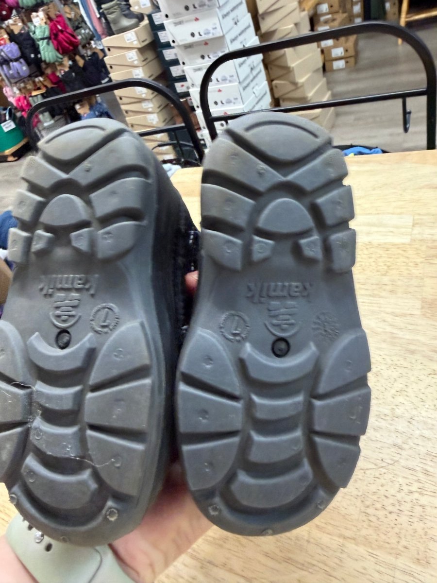 Kamik Winter Boots – 7 | Black | Velcro - Nest and Sprout-Consignment