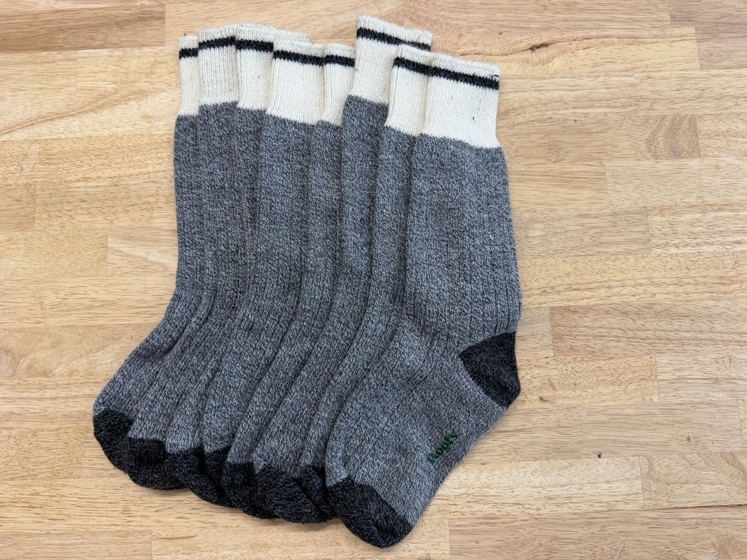 Roots Grey & White Socks – Adult S | Set of 4 Like New