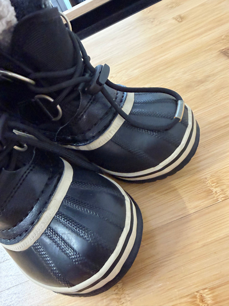 Sorel Waterproof Galosh Boot – 10 (EU 27) | Black Faux Fur Removable Liner | Play