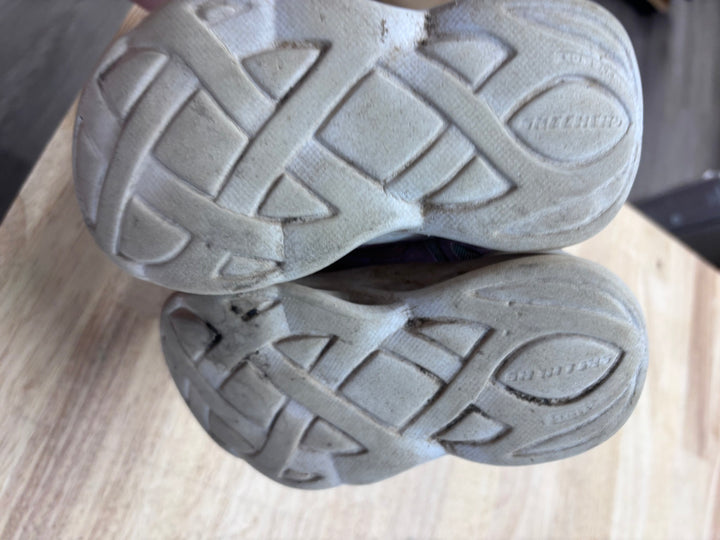 Skechers Pink Sneakers – 7