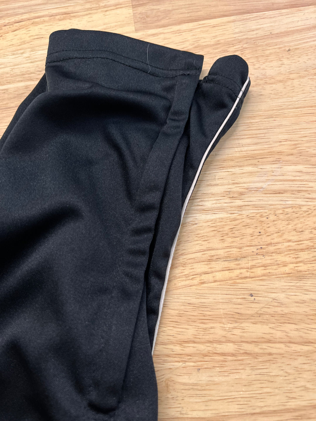 Umbro Youth Medium Track Pants (UNBC Timberwolves)