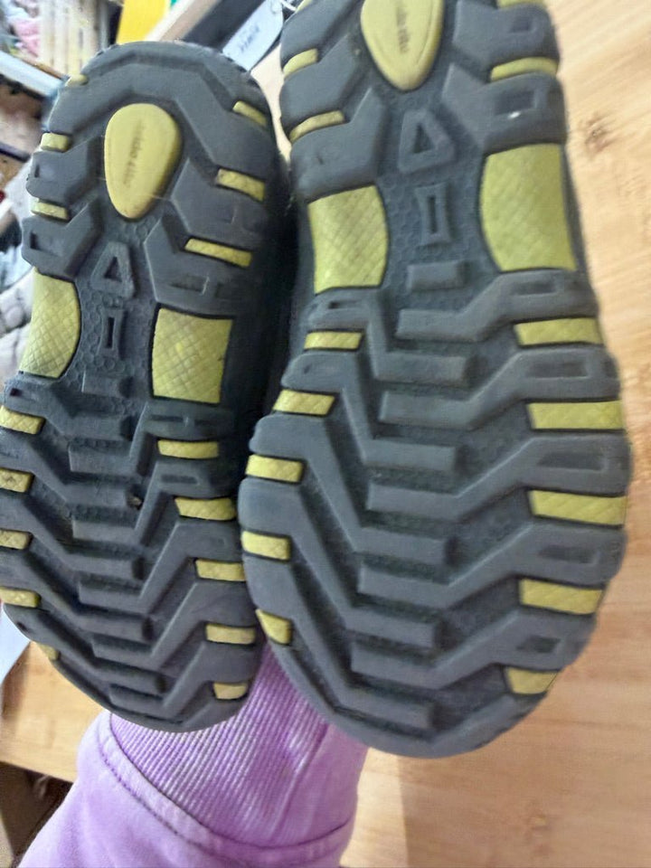 Stride Rite Grey Velcro Sneaker – 9 - Nest and Sprout-Consignment