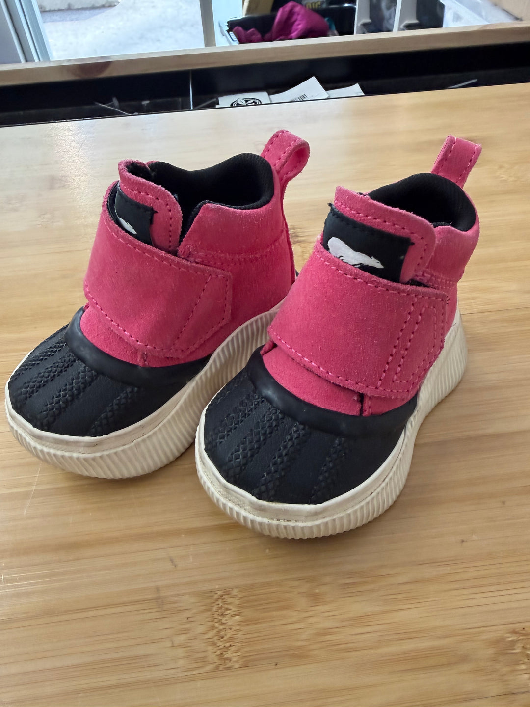 Sorel Out N About IV Strap Toddler Boot – 5 (EU 21) | Hot Pink & Black