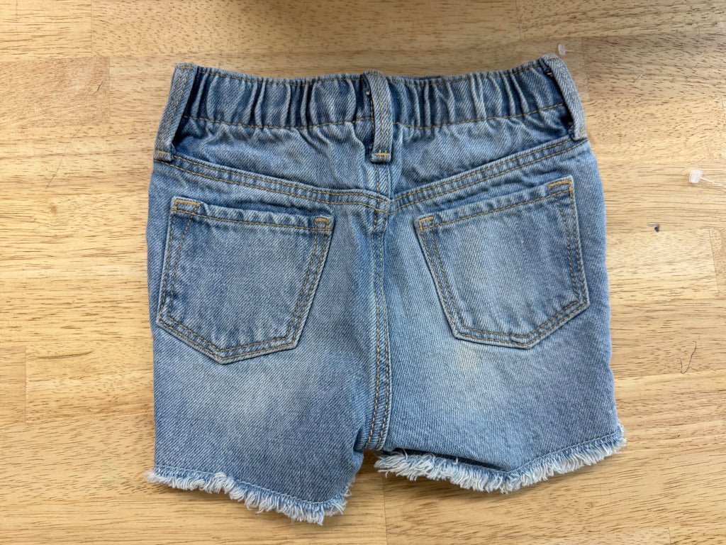 Old Navy Raw Edge Sunshine Denim Shorts – 2T | Light Wash - Nest and Sprout-Consignment