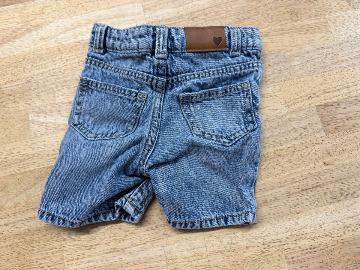 Joe Fresh x Jillian Harris Denim Shorts – 2 | Light Wash | Distressed - Nest and Sprout-Consignment