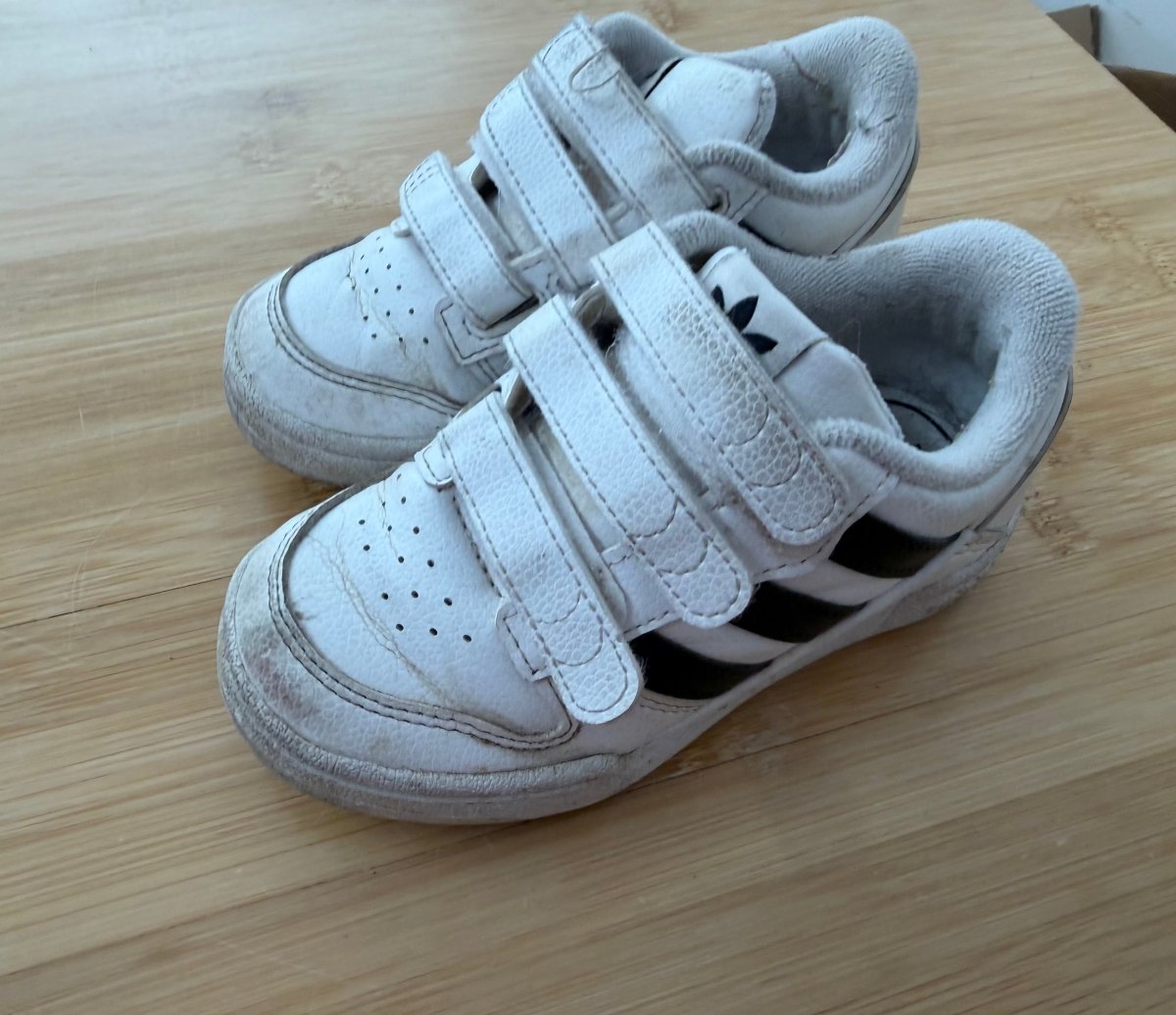 Adidas Velcro Sneaker – 6 | White and Black - Nest and Sprout-Consignment
