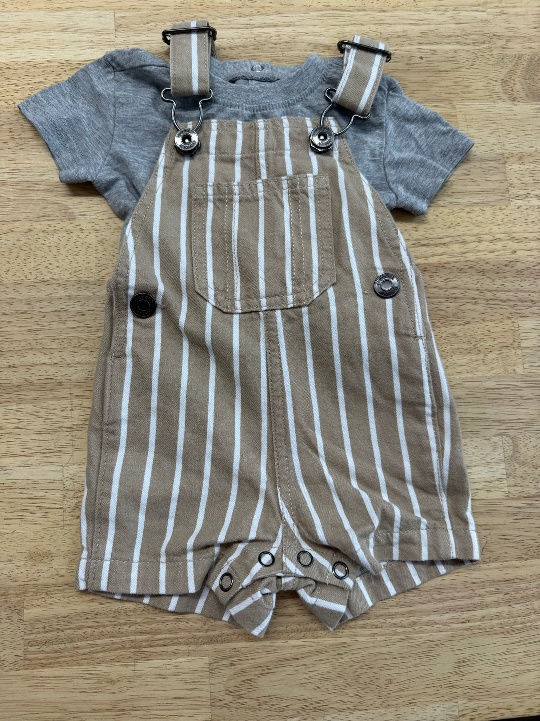 George Stripe Overalls & Grey Shirt Outfit – One Size | Brown & White Vertical Stripe