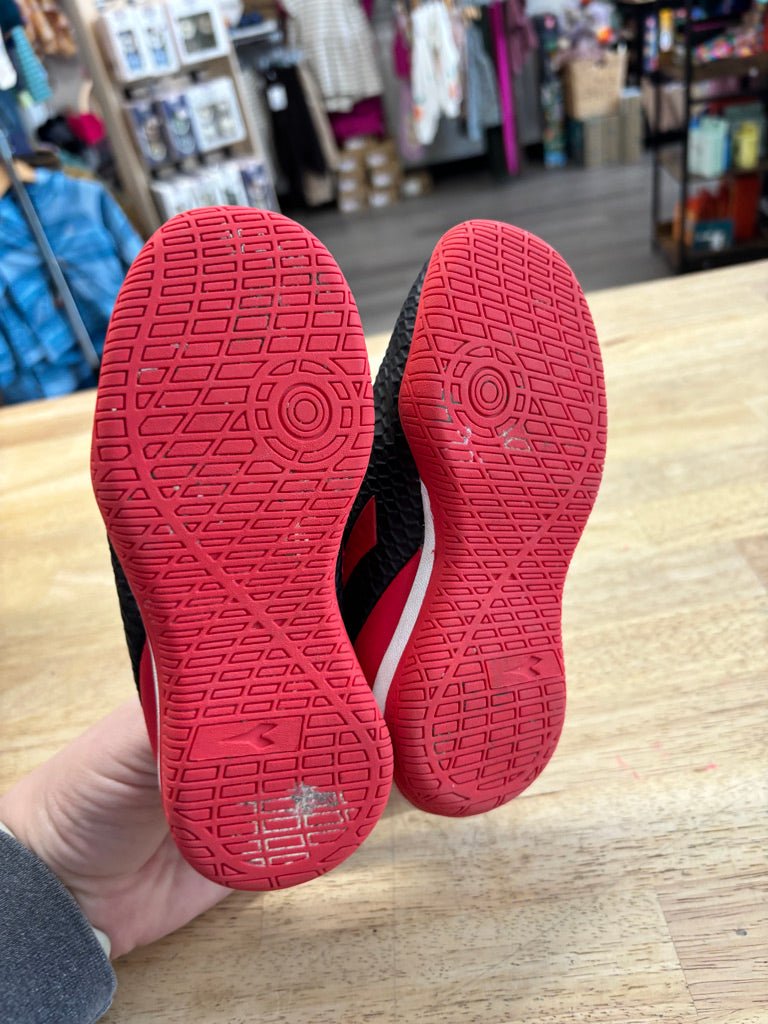 Diadora Red Black Sport Shoes Elastic Laces | Size Youth 10 - Nest and Sprout - Consignment