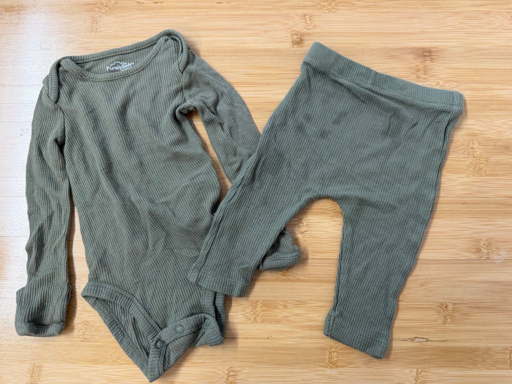 Purely Soft Waffle Two-Piece Set – 6M | Long Sleeve & Leggings - Nest and Sprout-Consignment