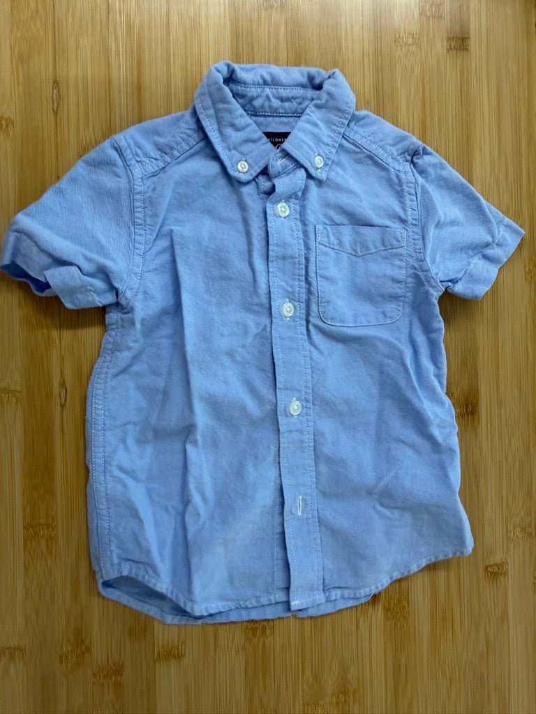 The Children's Place Chambray Button-Up Shirt – 3T | Short Sleeve - Nest and Sprout-Consignment