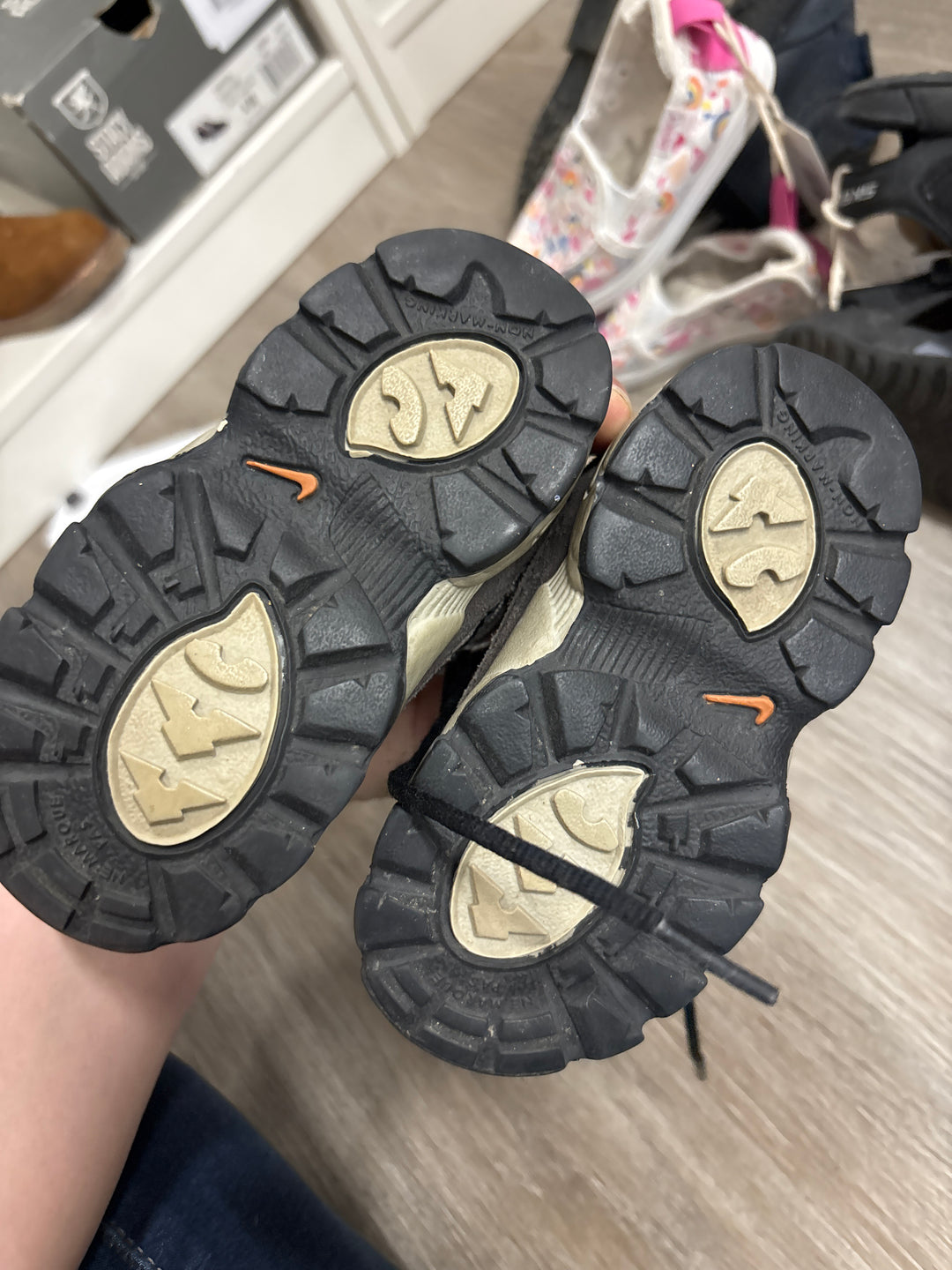 Nike Lace-Up Sneakers (Size 6)