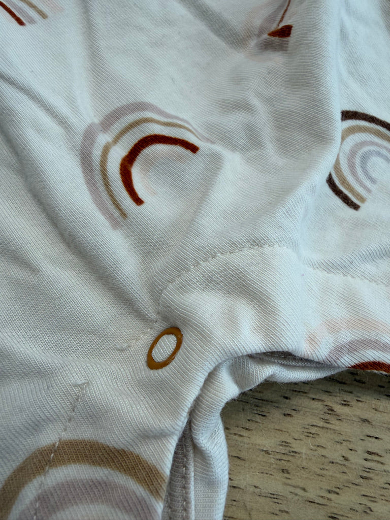 Loulou Lollipop Tencel Romper – 6–12M | Neutral Rainbow Print