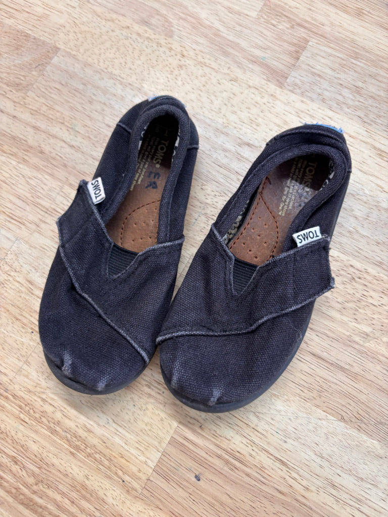 Toms Black Shoes – Toddler 9 (Fair)