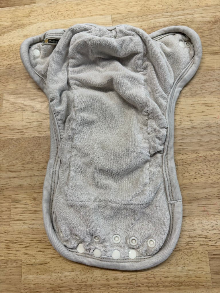 Motherease One - Size Organic Fitted Diaper – One Size | Made in Canada | Play - Nest and Sprout - Consignment