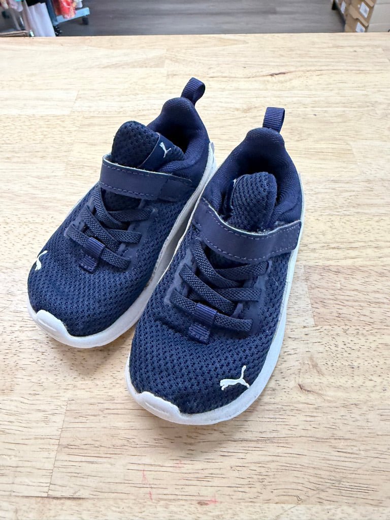 Puma Sneakers – 8 | Navy - Nest and Sprout - Consignment