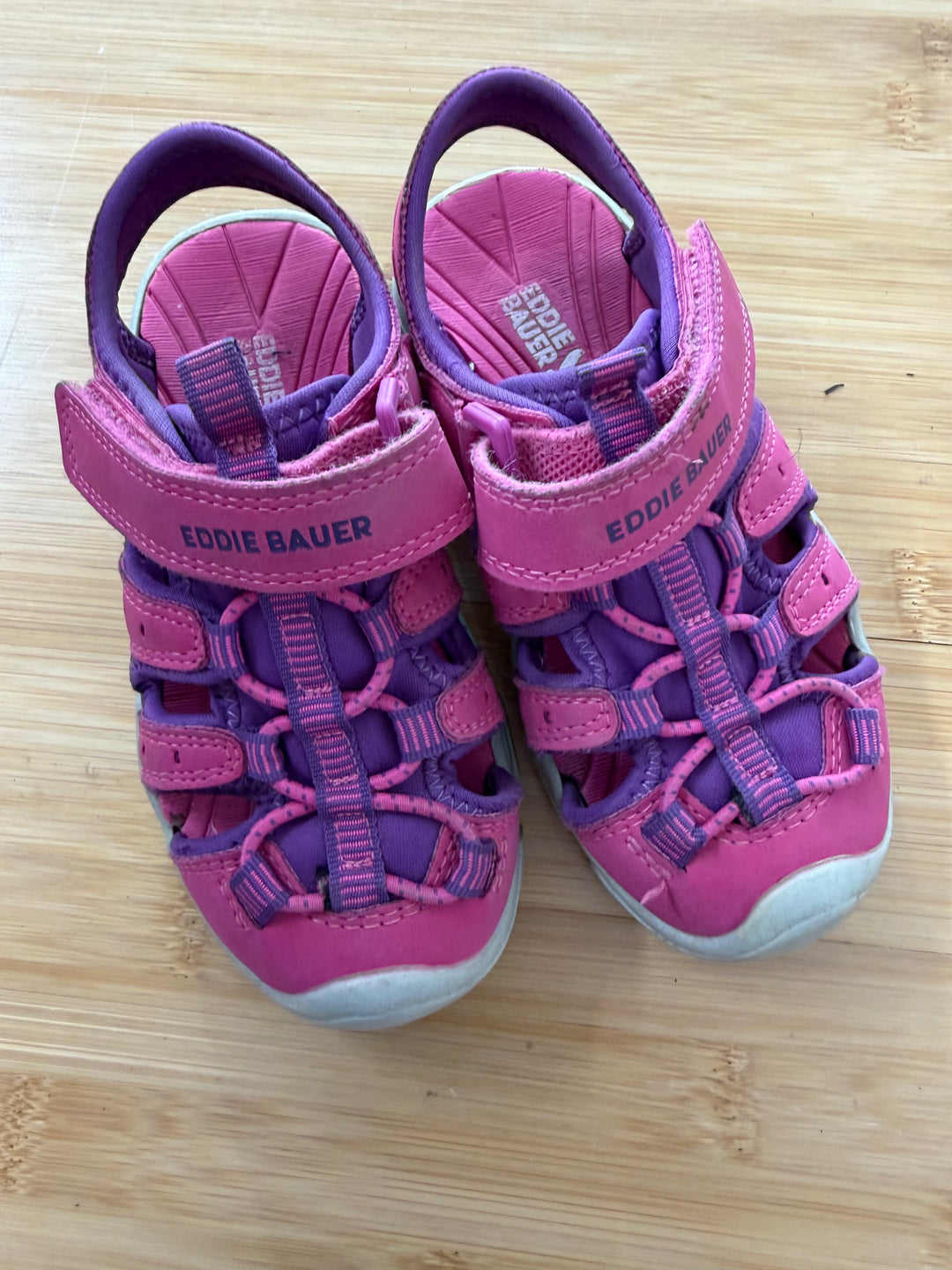 Eddie Bauer Closed-Toe Sandal 11 | Pink & Purple Excellent