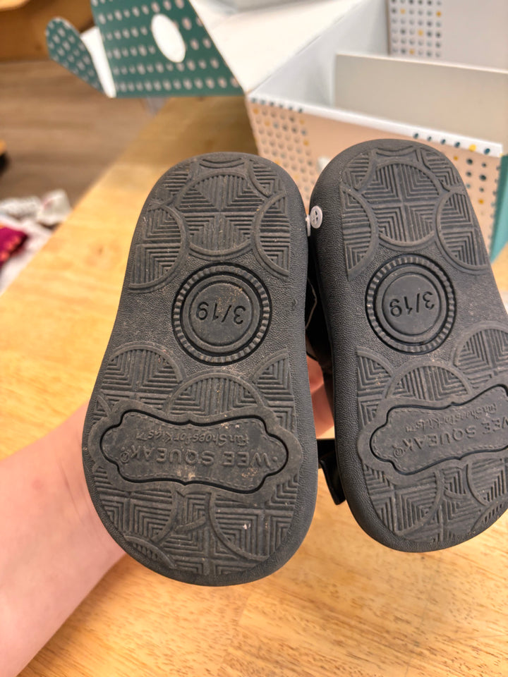 Wee Squeaks Bow Shoes – 3 NWT