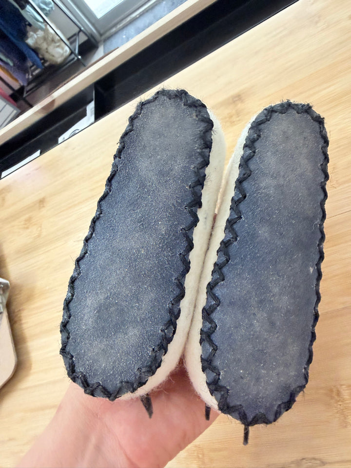 Beau et Fou Felted Bunny Slippers – EU 24/25 (US 8) | Reinforced Soles