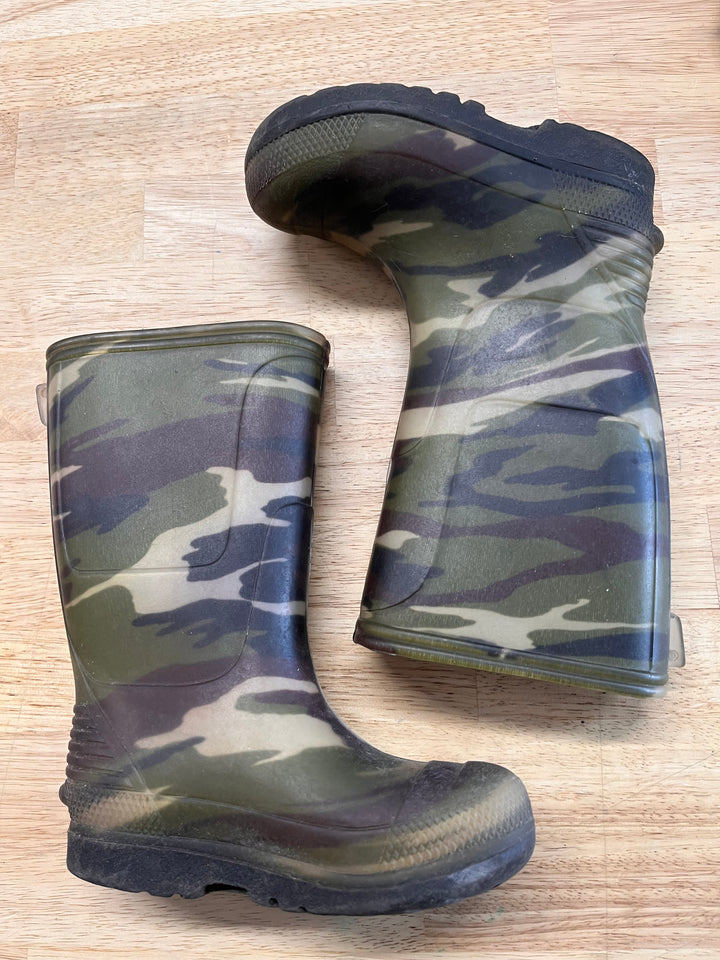 Camo Rain Boots – 8