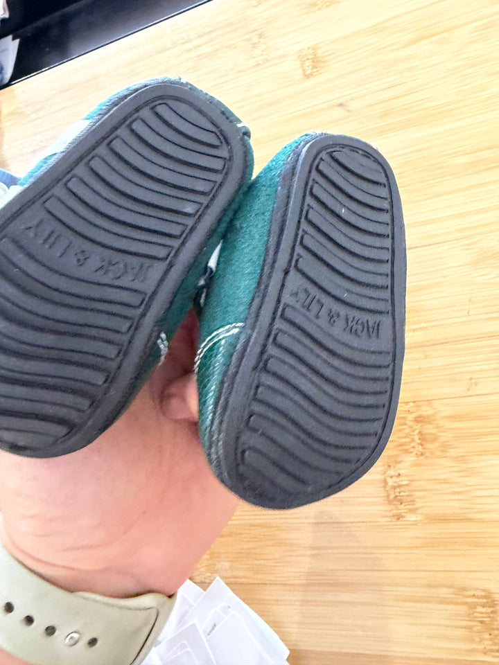 Jack & Lily Green Canvas Shoe – 0–6M | Excellent