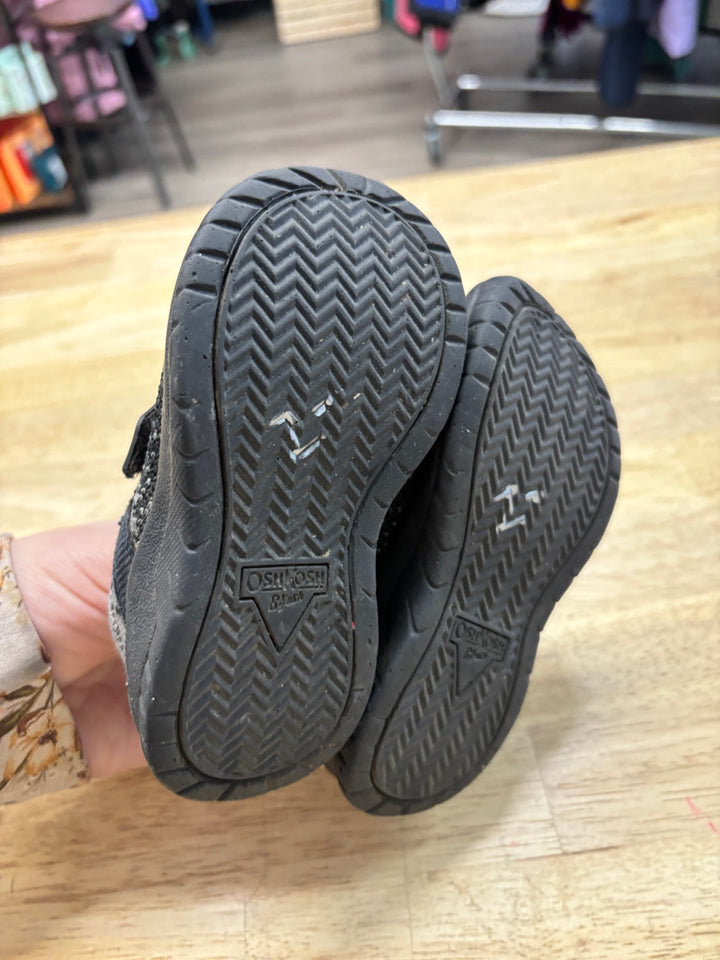 OshKosh Sneakers – 6/7