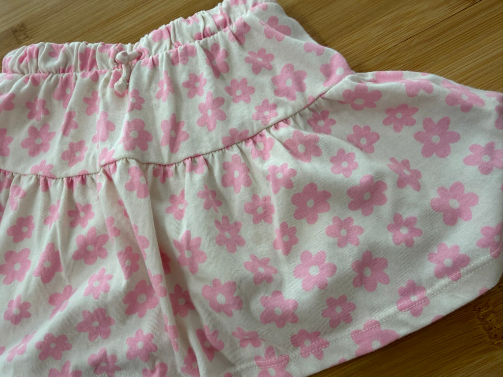 Old Navy Skort – 2T | Pink Heart Print | Play