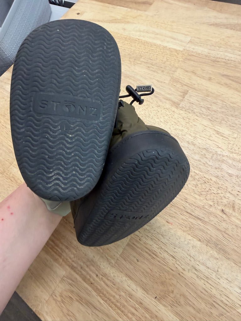 Stonz Puffer Winter Booties – L | Army Green | - 20°C Rated - Nest and Sprout - Consignment