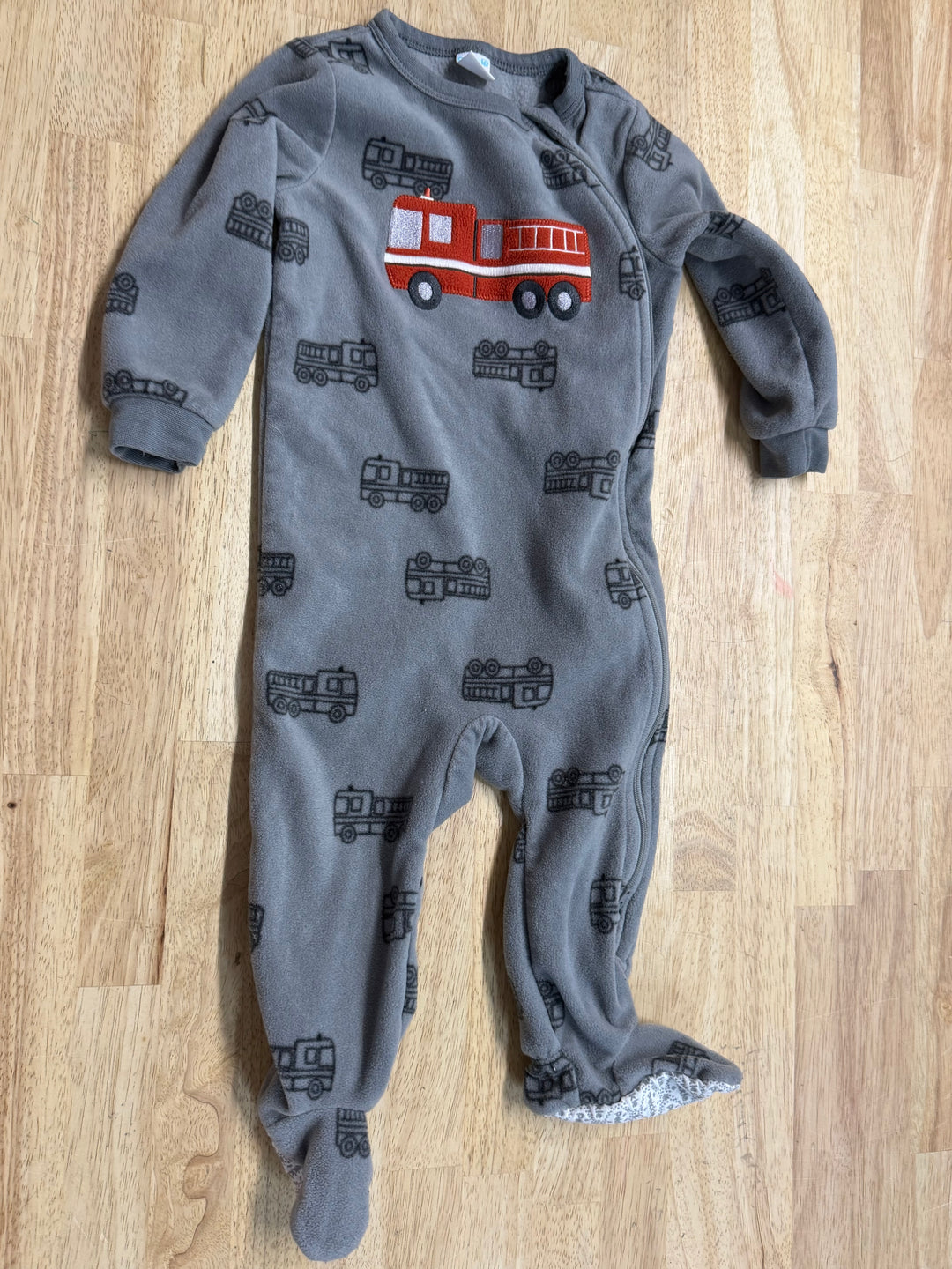 Pekkle Fleece Sleeper – 12 Months | Grey with Fire Trucks