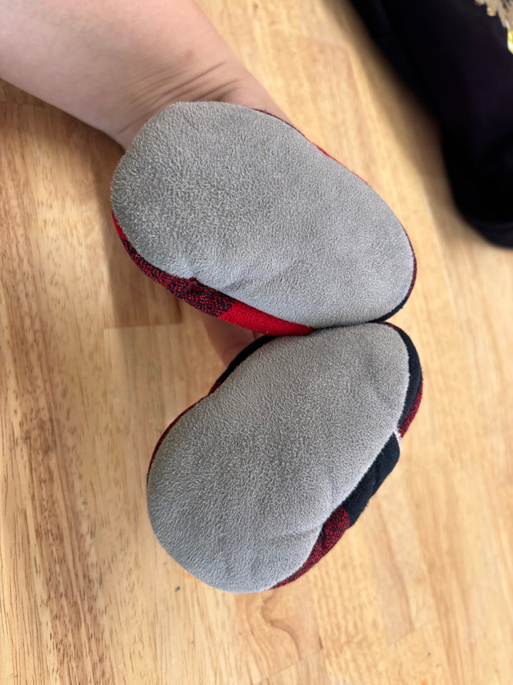 Curly & Cus Slipper Booties – Size 3-6M Buffalo Plaid