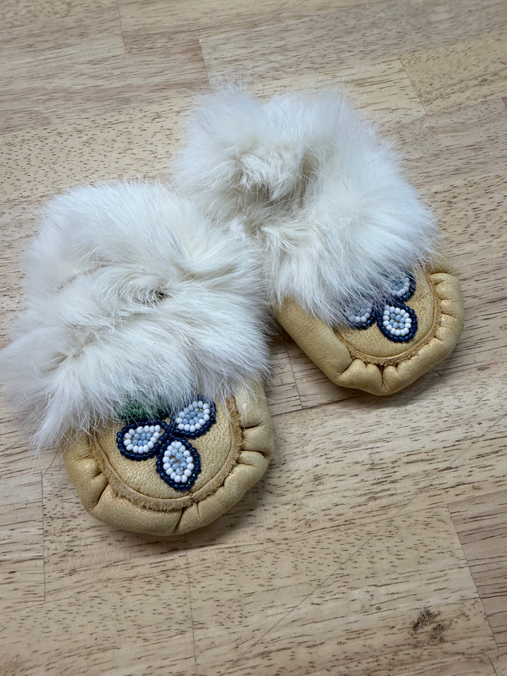 Infant Moccasins – 12cm | Light Yellow Tan | Fur Edge | Beadwork