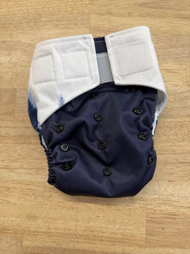 La Petite Ourse Pocket Cloth Diaper | Mountain Scene Velcro White Microsuede - Nest and Sprout - Consignment