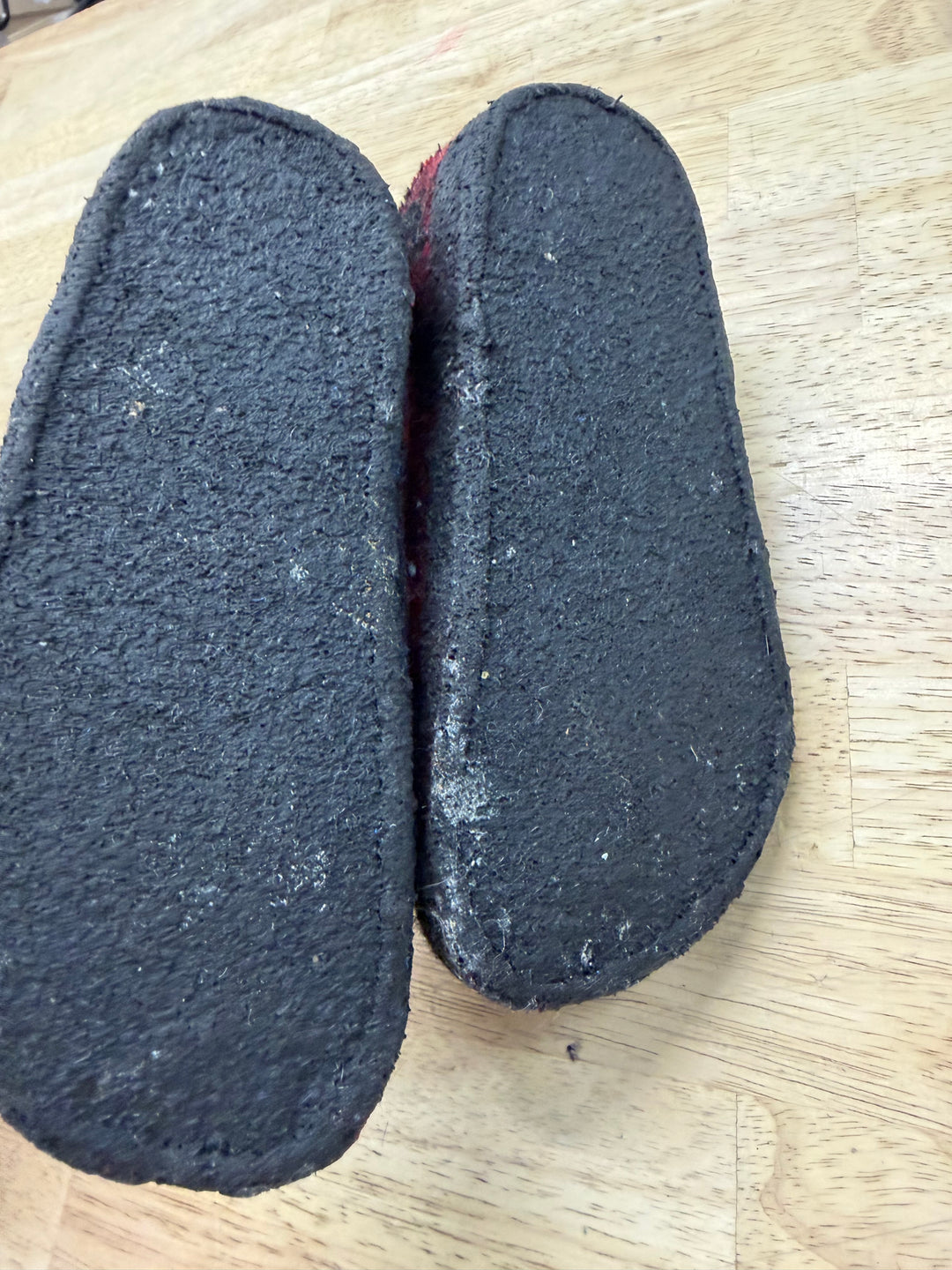 Birkenstock Wool Suede Slippers – EU 26 | Red and Black | Plush