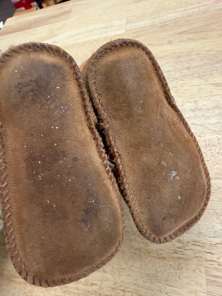 UGG Australia Bootie Slipper – 12–18M (Estimated Fit) | Chestnut - Nest and Sprout-Consignment